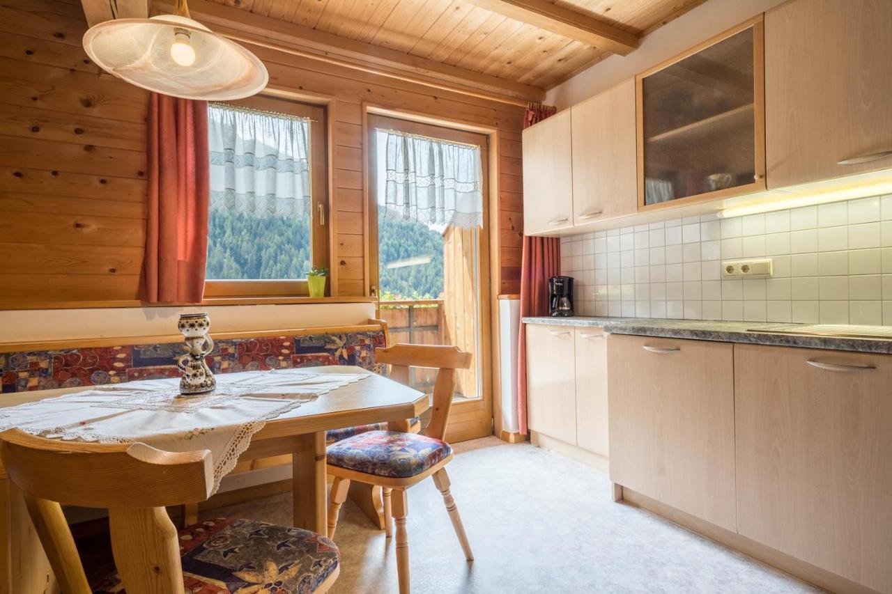Haus Hubertus - Fewo 5 San Leonardo in Passiria Eksteriør billede