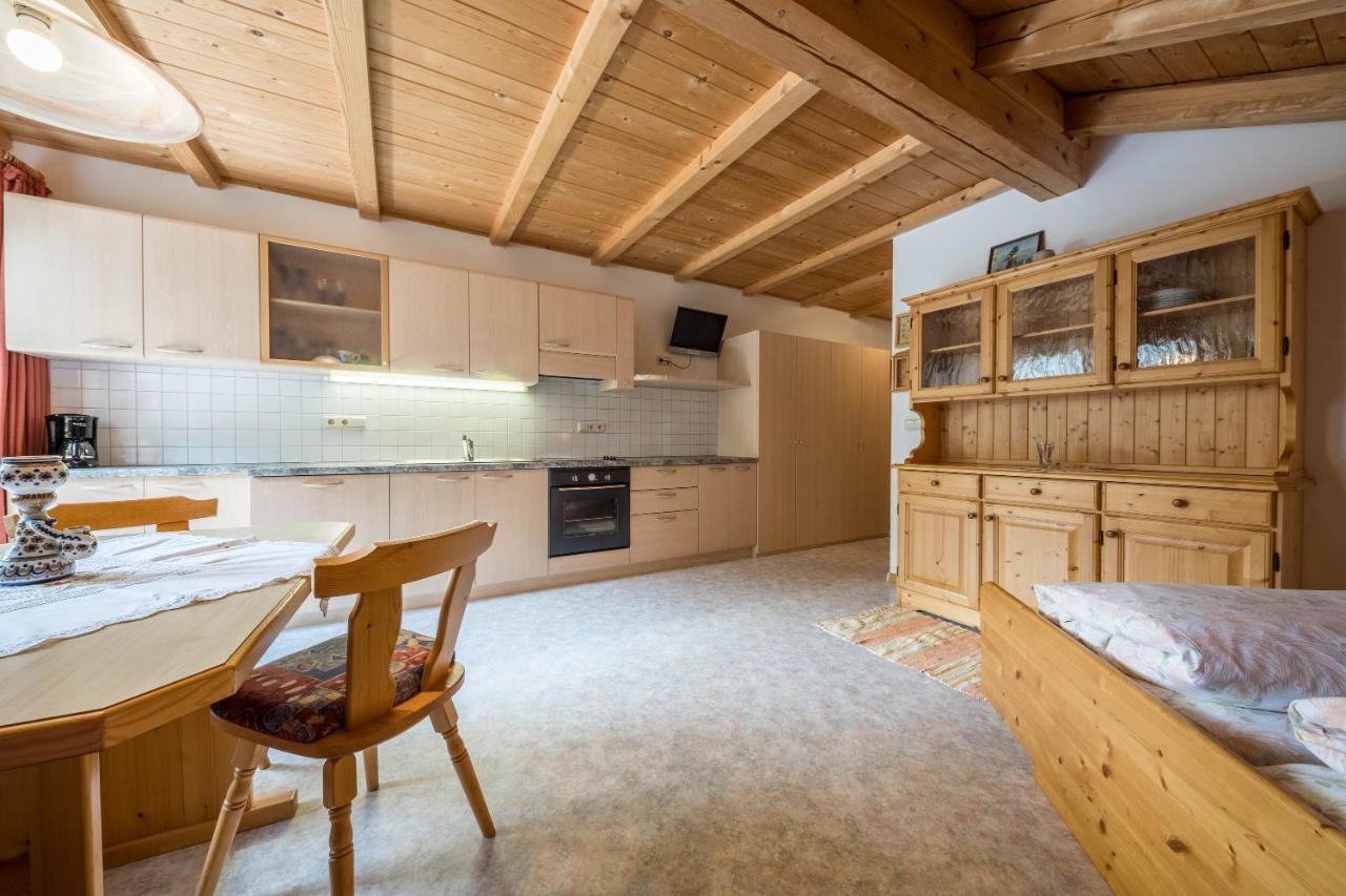 Haus Hubertus - Fewo 5 San Leonardo in Passiria Eksteriør billede