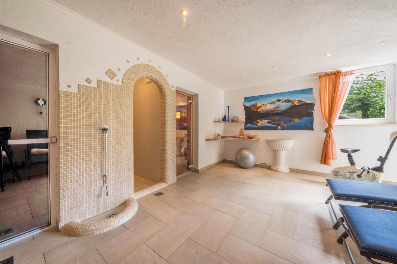 Haus Hubertus - Fewo 5 San Leonardo in Passiria Eksteriør billede